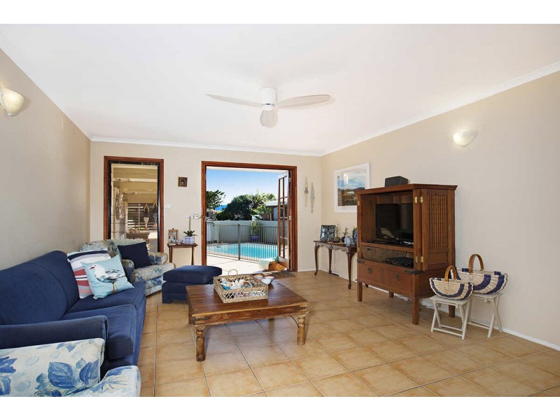 25 Yaringa Avenue, Buddina QLD 4575