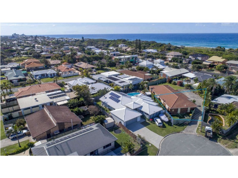 1/2  Bakali Court, Warana QLD 4575