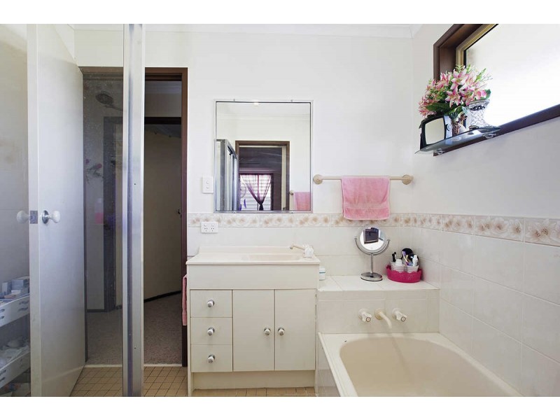 1/2  Bakali Court, Warana QLD 4575