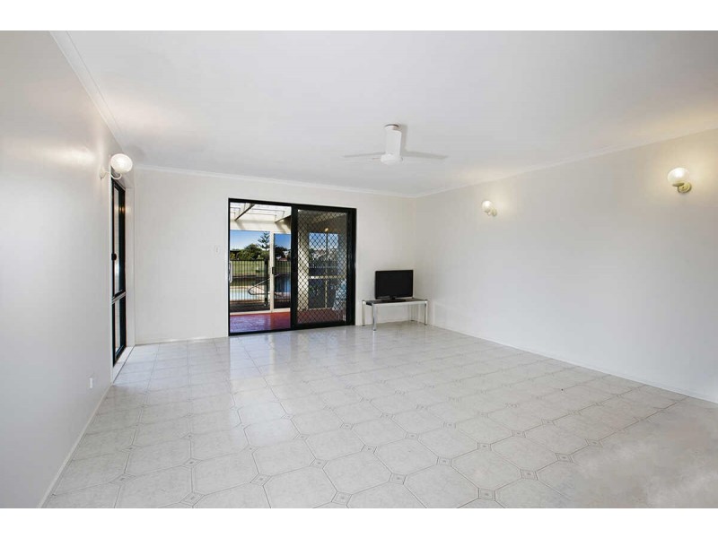 195/4  Melody Court, Warana QLD 4575