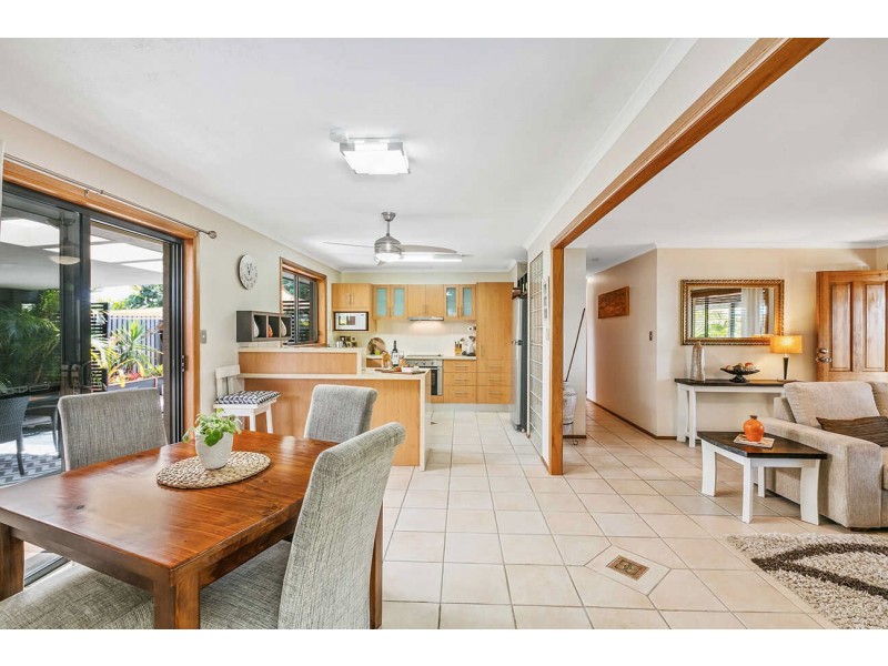 13  Bandaroo Street, Warana QLD 4575