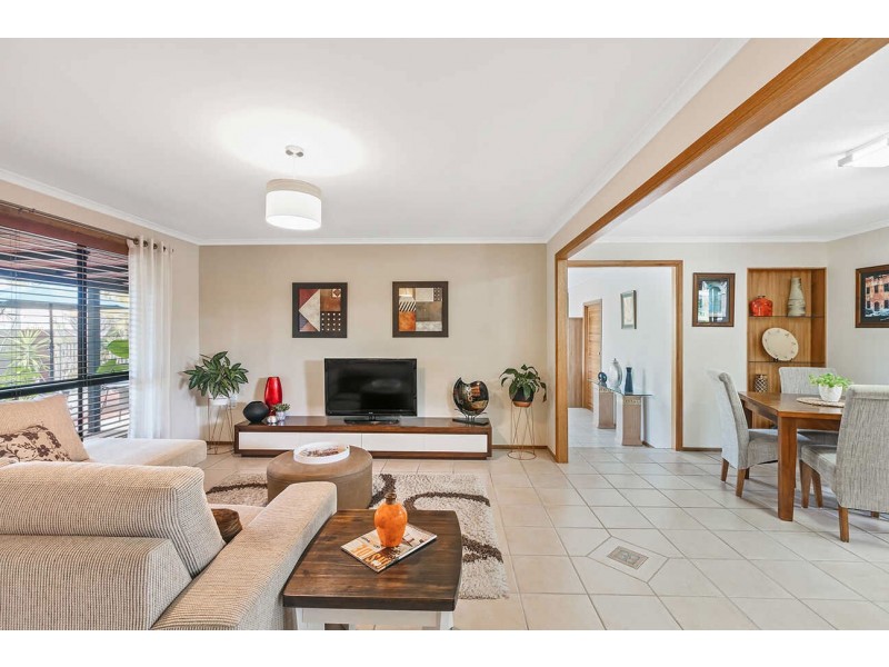 13  Bandaroo Street, Warana QLD 4575