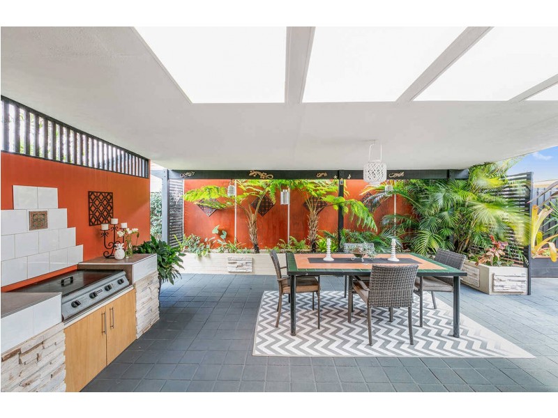 13  Bandaroo Street, Warana QLD 4575