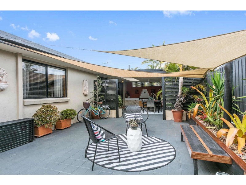 13  Bandaroo Street, Warana QLD 4575