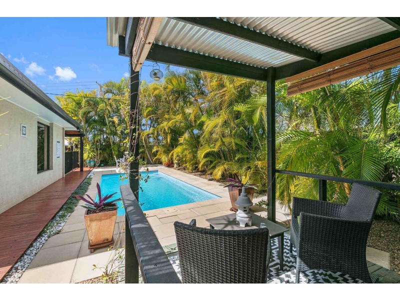 13  Bandaroo Street, Warana QLD 4575