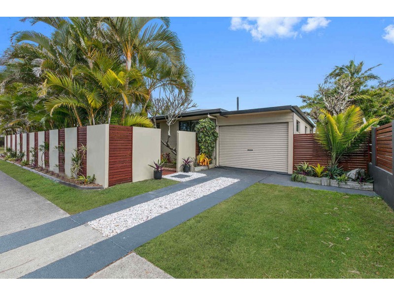 13  Bandaroo Street, Warana QLD 4575