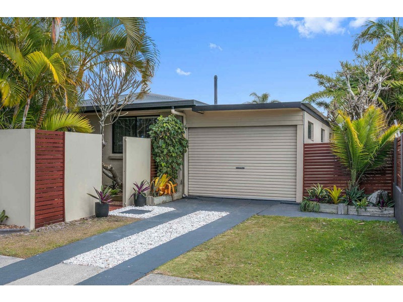 13  Bandaroo Street, Warana QLD 4575