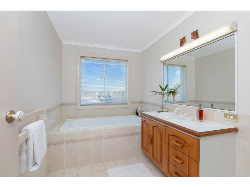 80  Lowanna Drive, Buddina QLD 4575