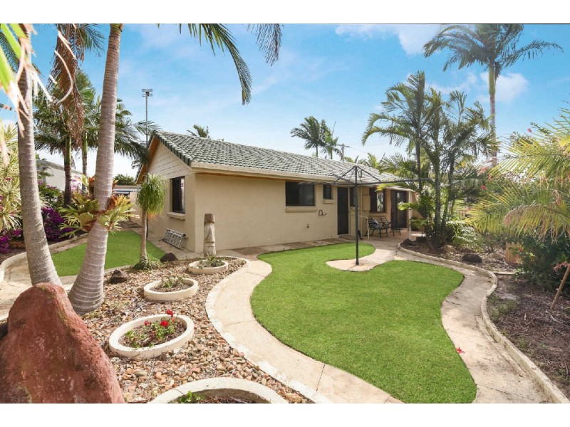 1  Kite Place, Parrearra QLD 4575