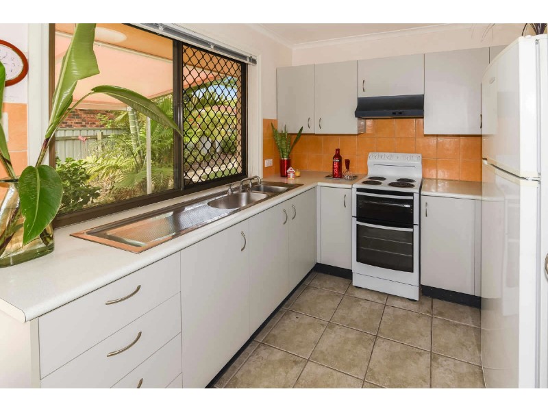1  Kite Place, Parrearra QLD 4575