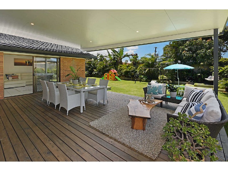 15  Bandaroo Street, Warana QLD 4575