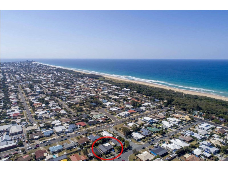 15  Bandaroo Street, Warana QLD 4575