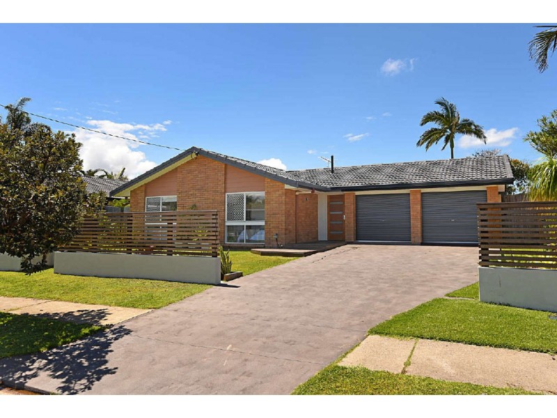 15  Bandaroo Street, Warana QLD 4575