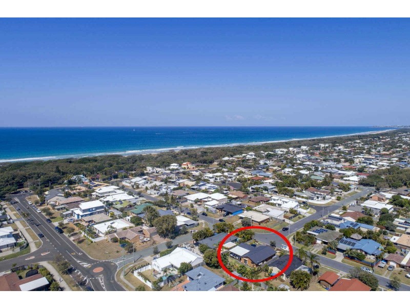 15  Bandaroo Street, Warana QLD 4575