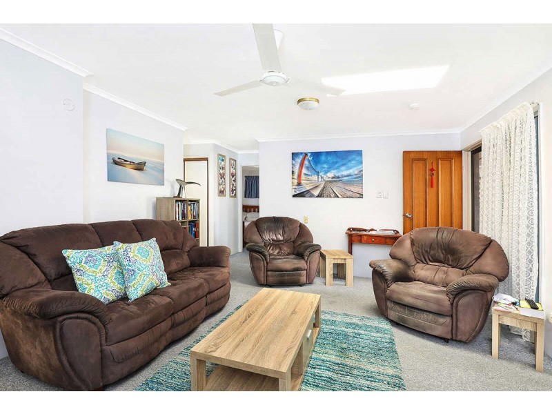 18/2  Longwood Street, Minyama QLD 4575