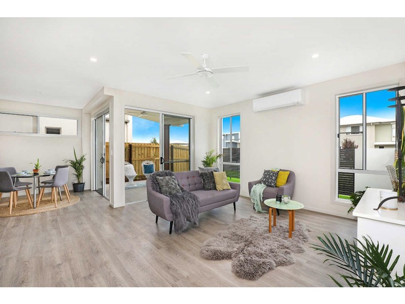 2 Hideaway Street, Birtinya QLD 4575