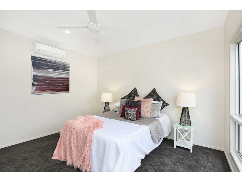 2 Hideaway Street, Birtinya QLD 4575