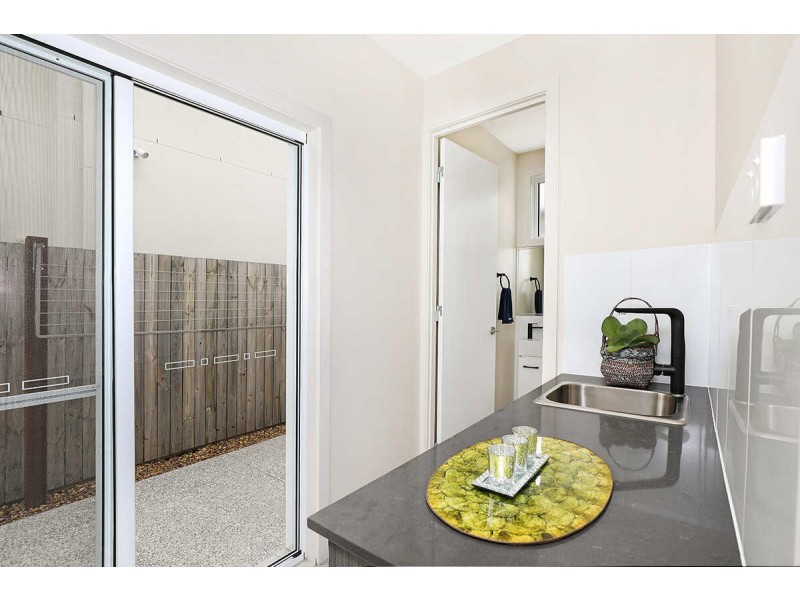 2 Hideaway Street, Birtinya QLD 4575