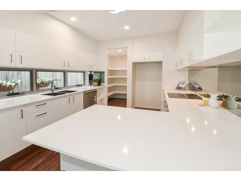 6 Anchorage Drive, Birtinya QLD 4575