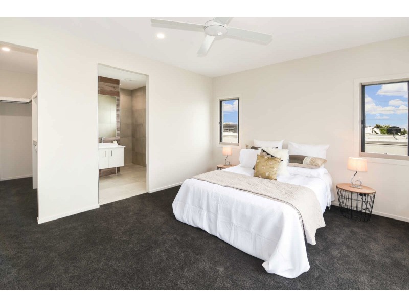 6 Anchorage Drive, Birtinya QLD 4575