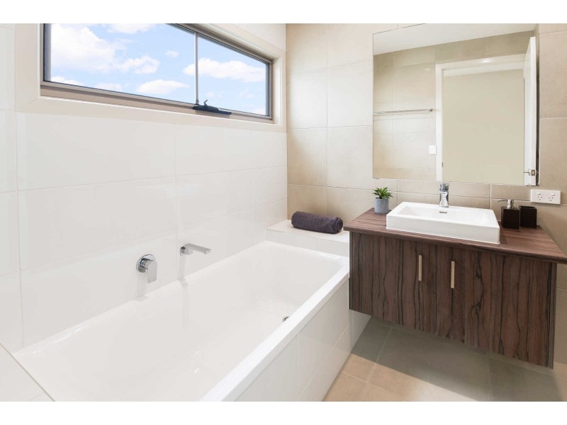 6 Anchorage Drive, Birtinya QLD 4575