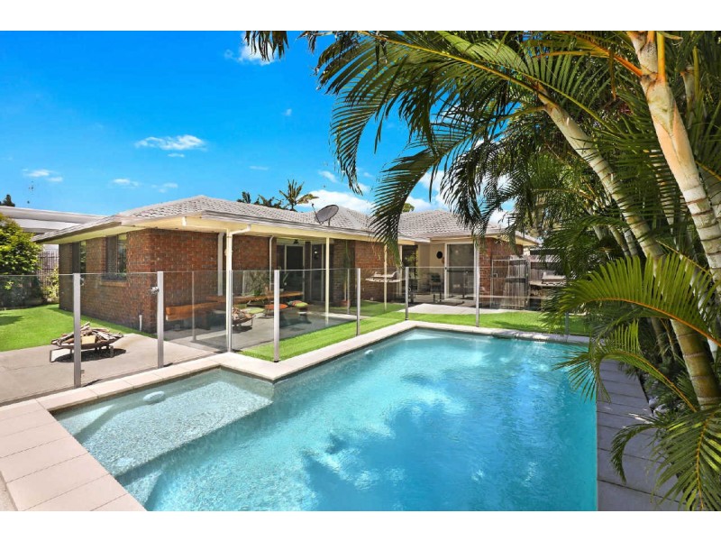 3 Uringa Street, Warana QLD 4575