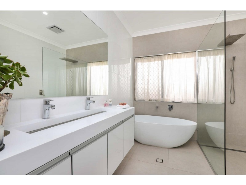 3  Ludwig Court, Pelican Waters QLD 4551