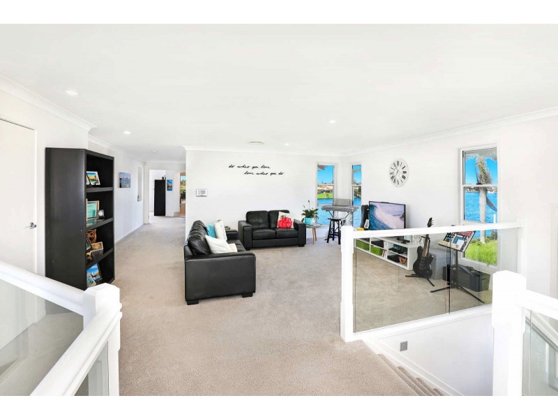 18 Seychelles Place, Kawana Island QLD 4575