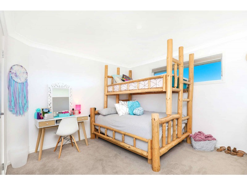 18 Seychelles Place, Kawana Island QLD 4575