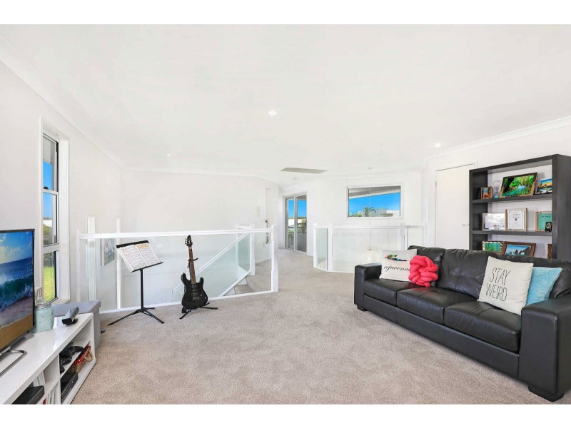 18 Seychelles Place, Kawana Island QLD 4575