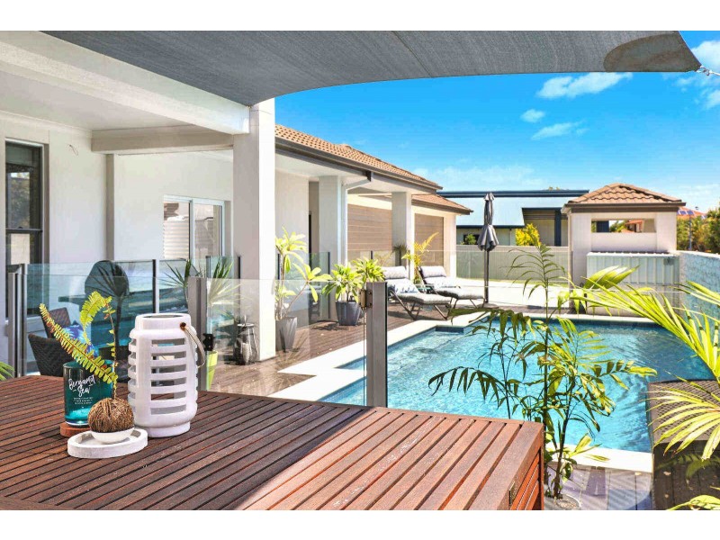 18 Seychelles Place, Kawana Island QLD 4575