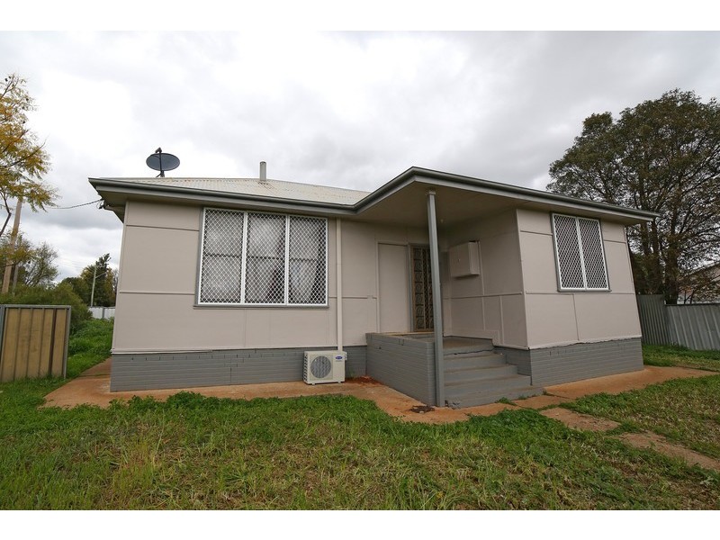 6 Wattle Street, Dubbo NSW 2830