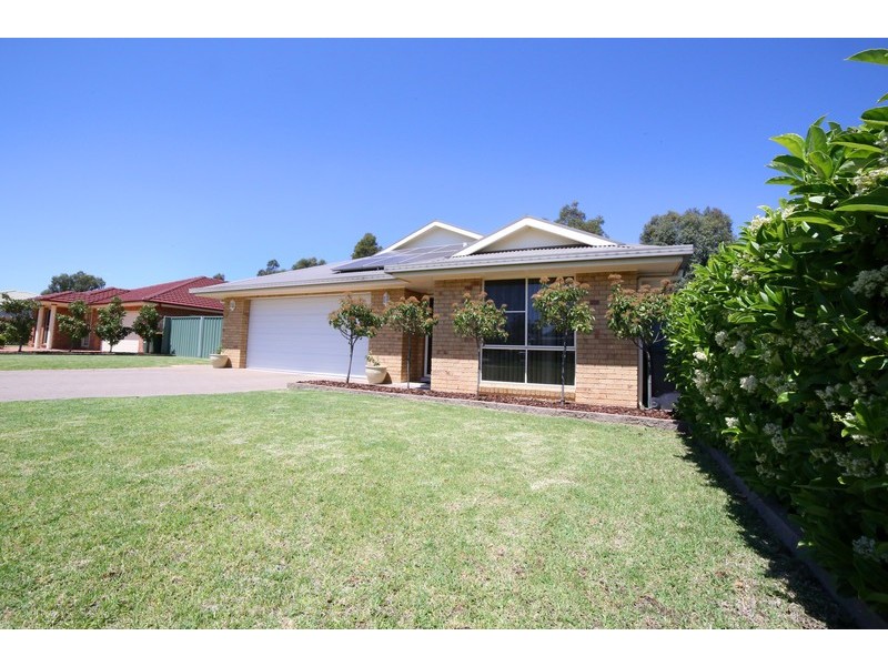 21 Namoi Crescent, Dubbo NSW 2830