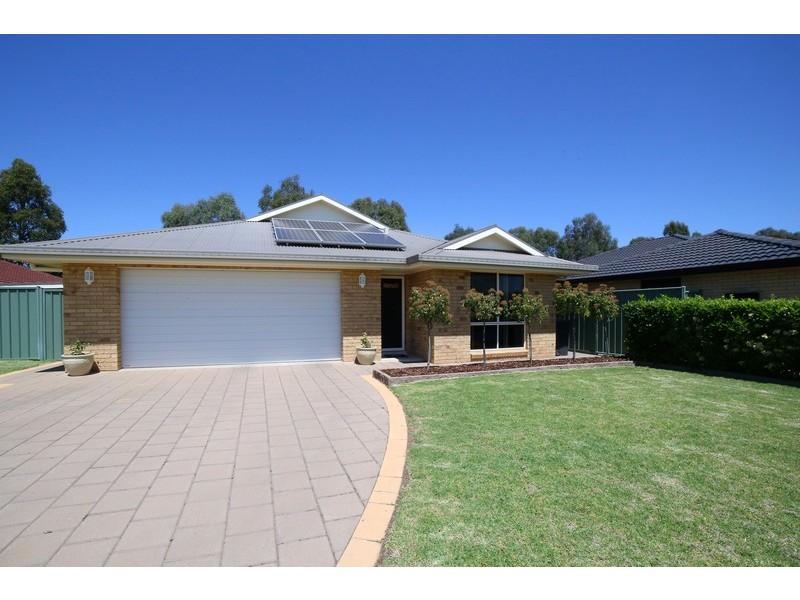 21 Namoi Crescent, Dubbo NSW 2830