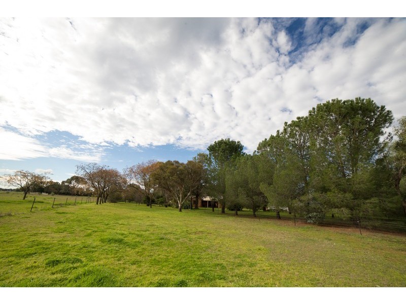 7R Yallamba Road, Dubbo NSW 2830