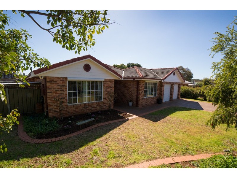 2 Brian Hambly Place, Dubbo NSW 2830