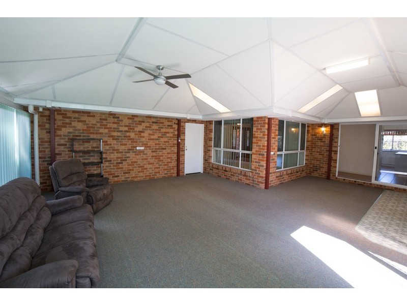 2 Brian Hambly Place, Dubbo NSW 2830