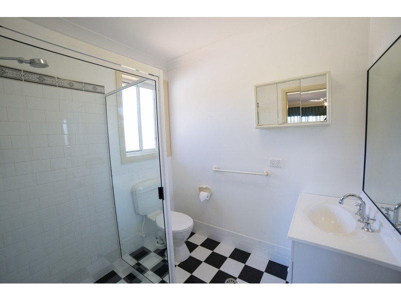 2 Brian Hambly Place, Dubbo NSW 2830