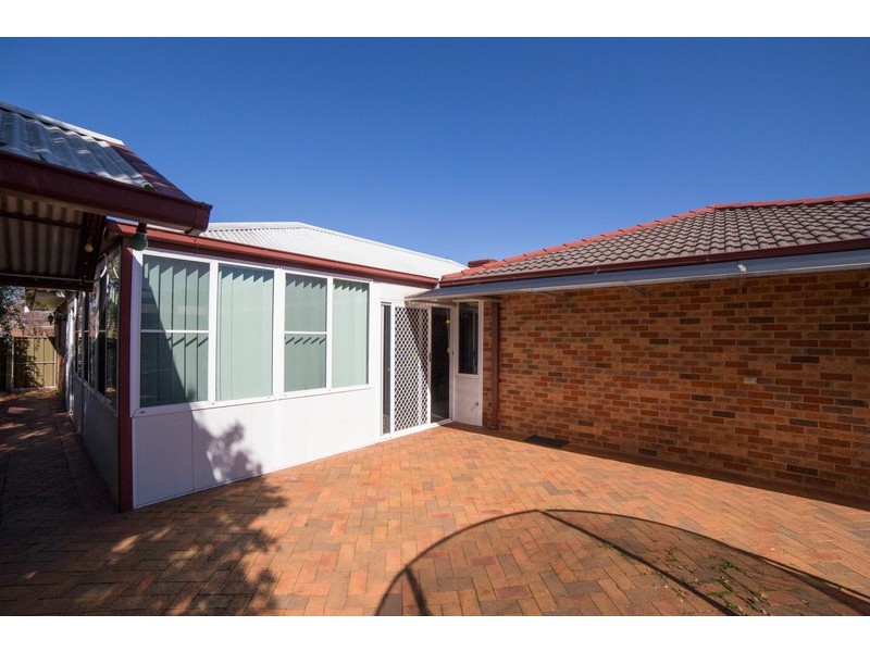 2 Brian Hambly Place, Dubbo NSW 2830