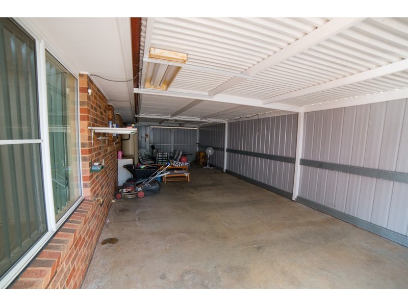 2 Brian Hambly Place, Dubbo NSW 2830