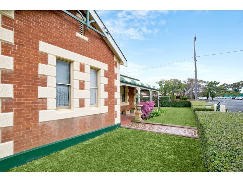 122 Bultje Street, Dubbo NSW 2830