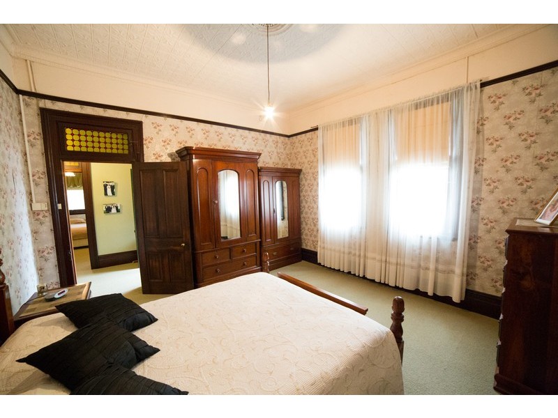 122 Bultje Street, Dubbo NSW 2830