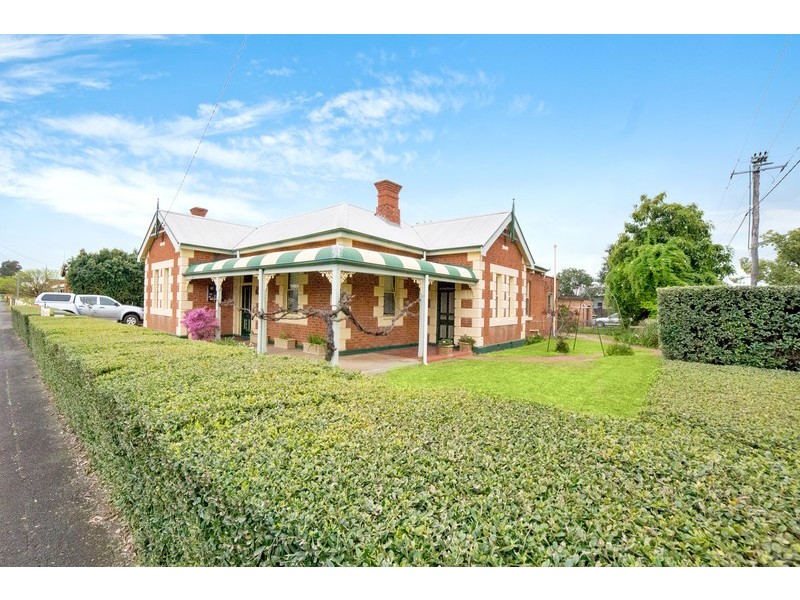 122 Bultje Street, Dubbo NSW 2830