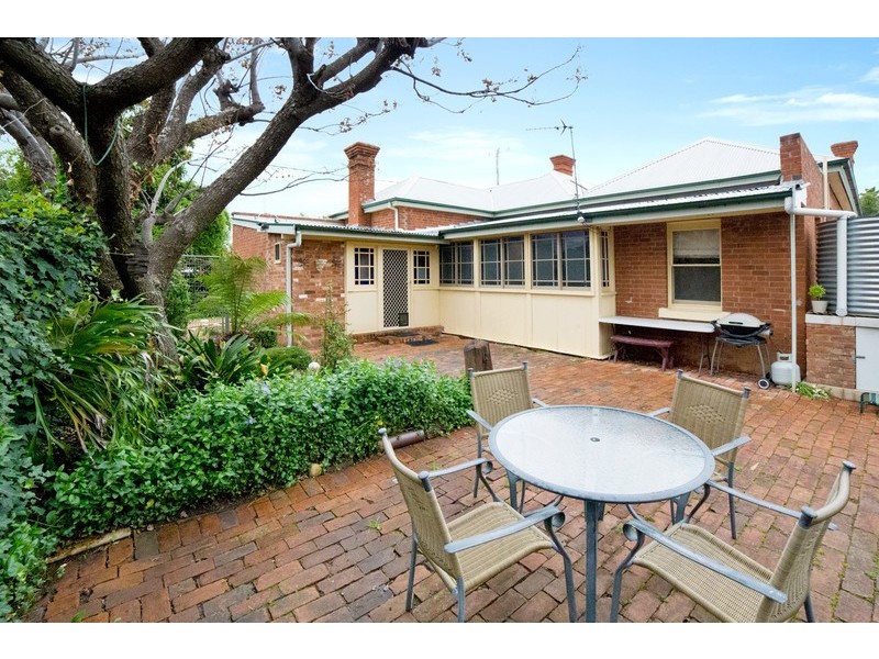 122 Bultje Street, Dubbo NSW 2830