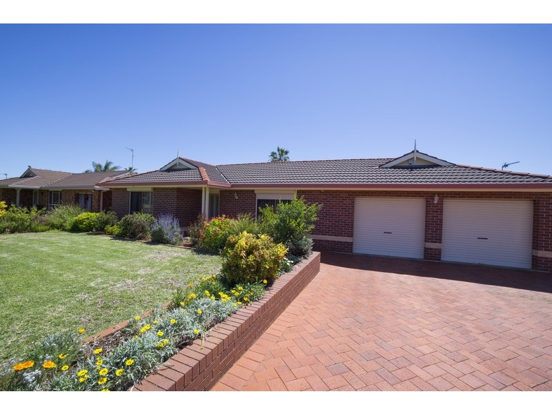 61 Websdale Drive, Dubbo NSW 2830