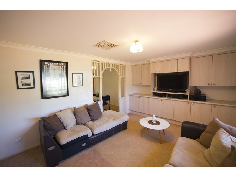 61 Websdale Drive, Dubbo NSW 2830