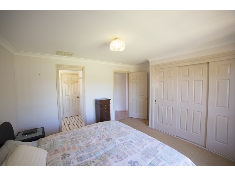 61 Websdale Drive, Dubbo NSW 2830