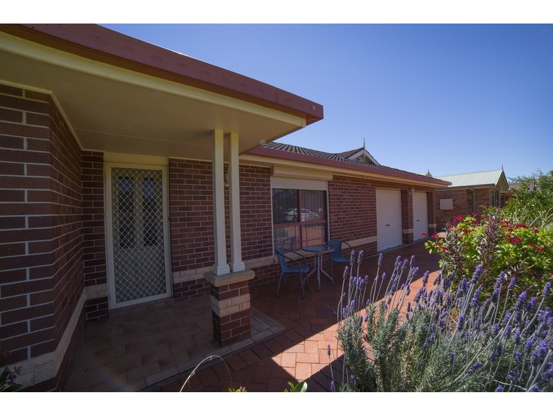 61 Websdale Drive, Dubbo NSW 2830