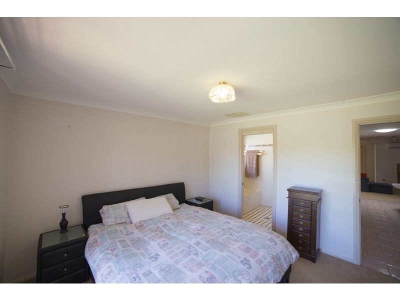 61 Websdale Drive, Dubbo NSW 2830