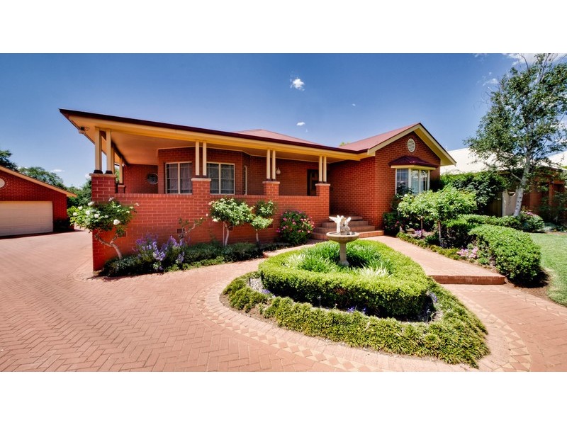 5 Brian Hambly Place, Dubbo NSW 2830
